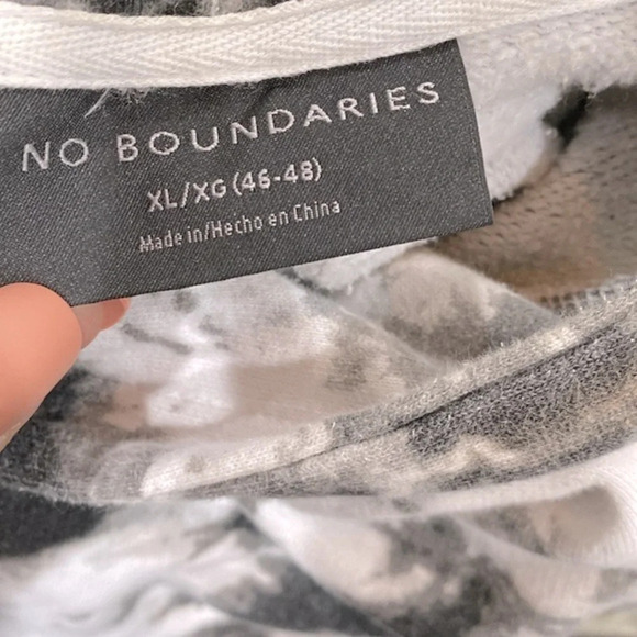 No Boundaries grey & white hooded sweatshirt size XLarge tie dye - Picture 8 of 8